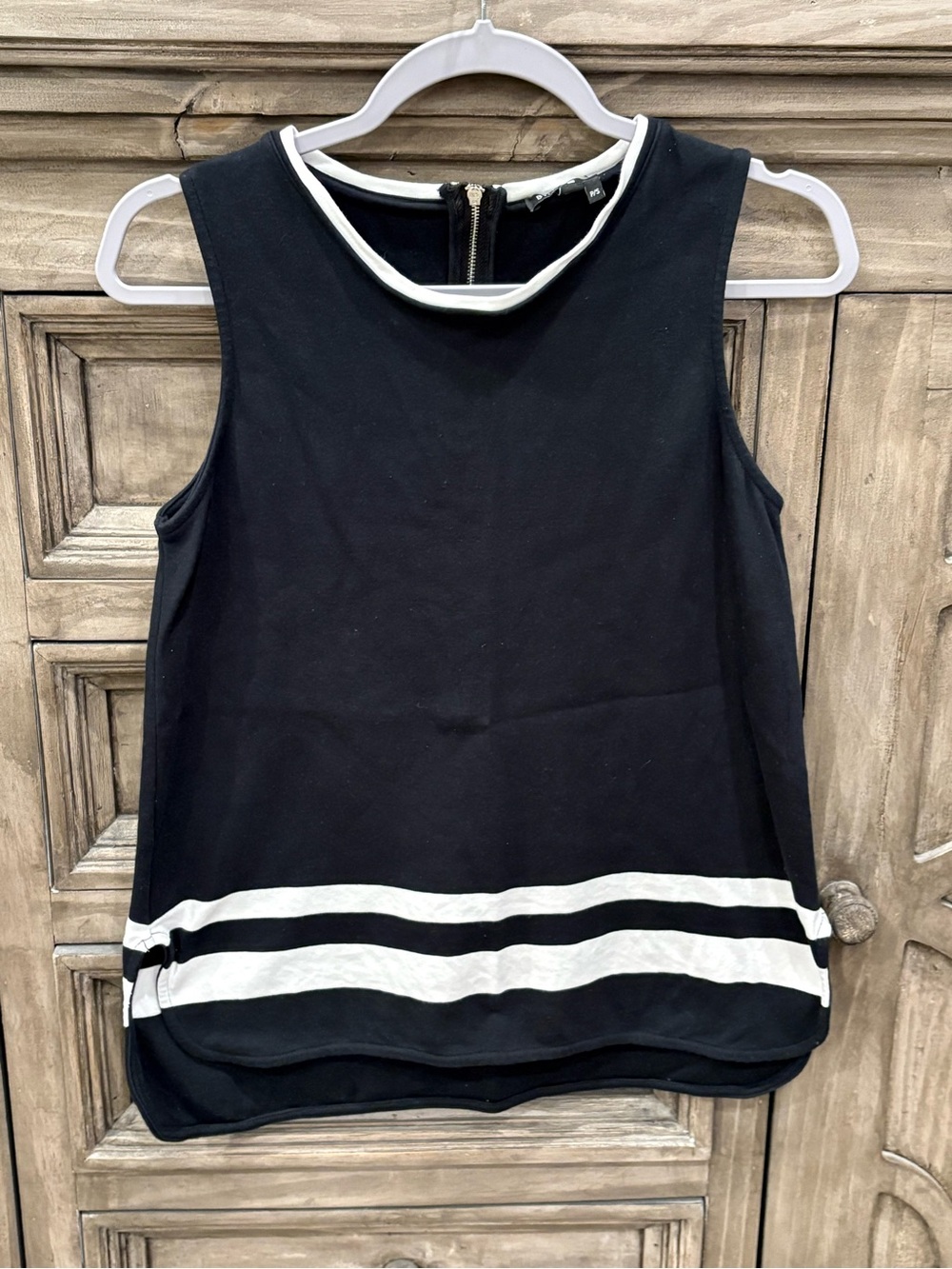 EUC Women’s BYLYSE Black Top with White Stripes Rounded Hem Blouse (Small)